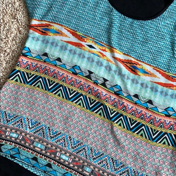 Fun beautiful top - Picture 2 of 4